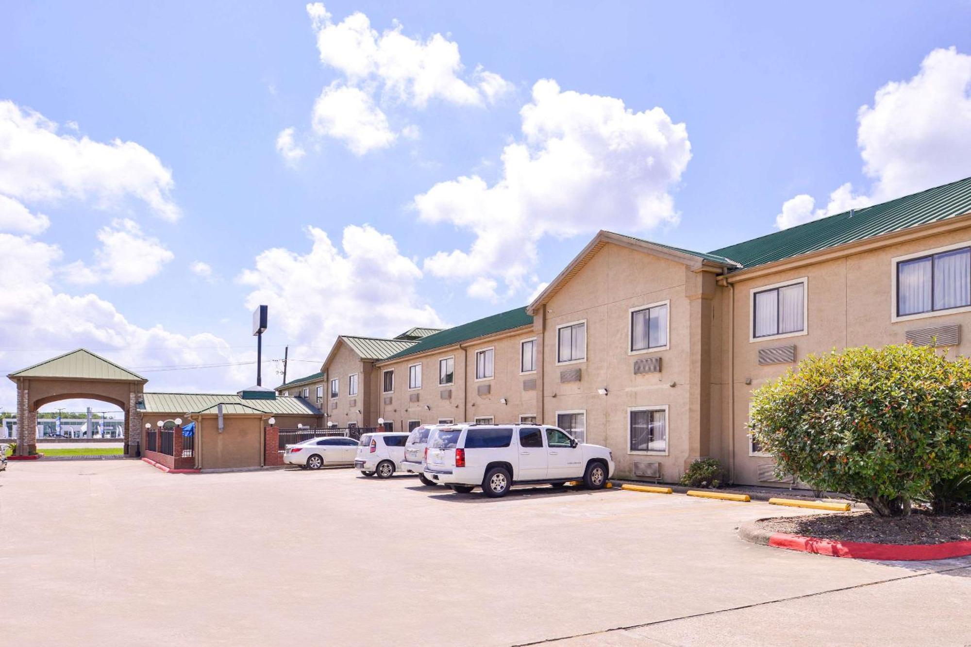 Quality Inn & Suites Beaumont Exterior foto